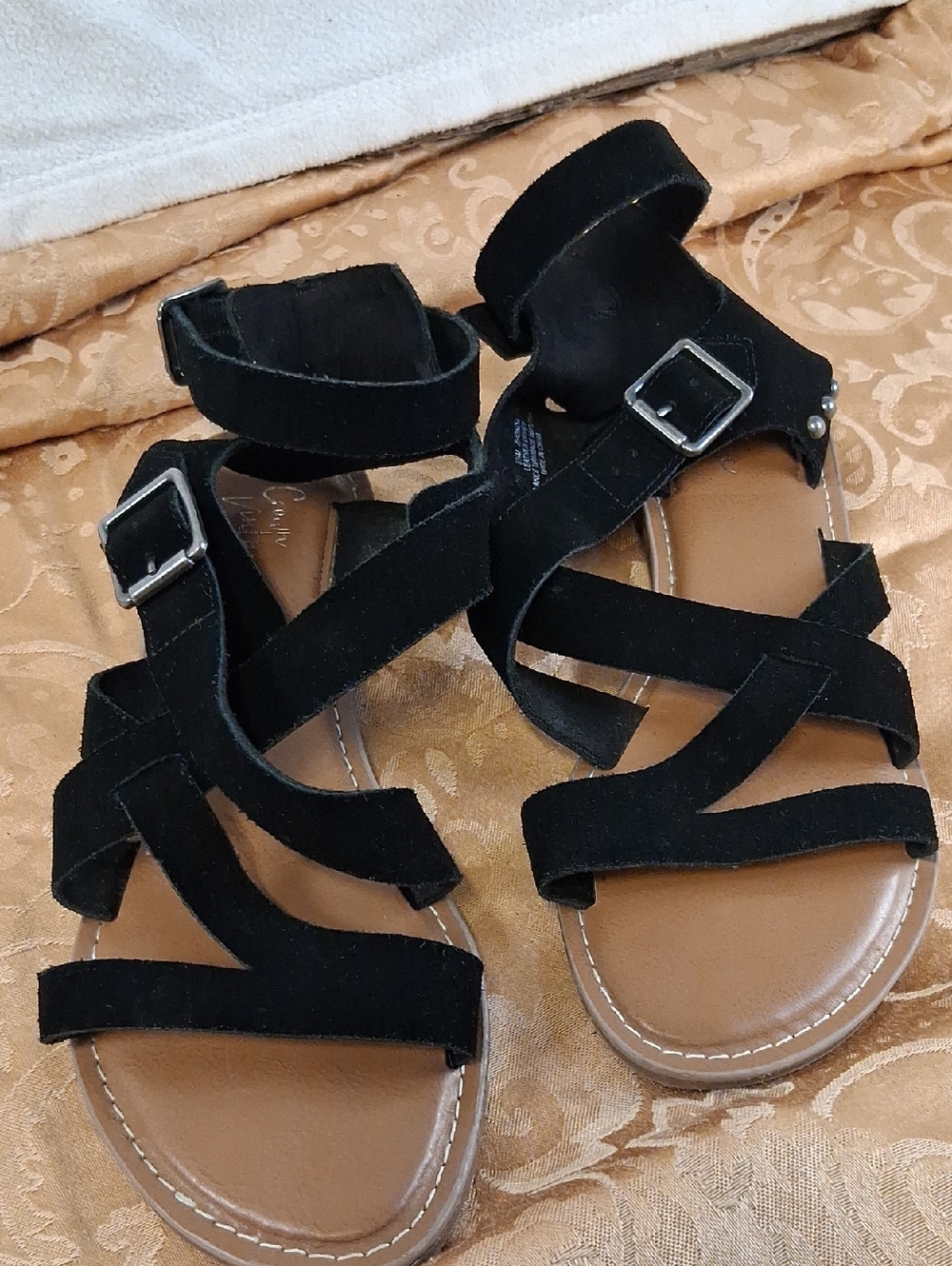 Crown Vintage Rhonda Black Strappy Ankle Buckle Sandals Size 8 1/2 Leather Upper